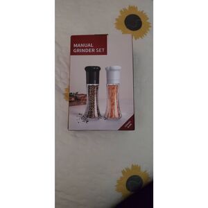 NEW IN BOX CIRCLE JOY MANUEL GRINDER SET